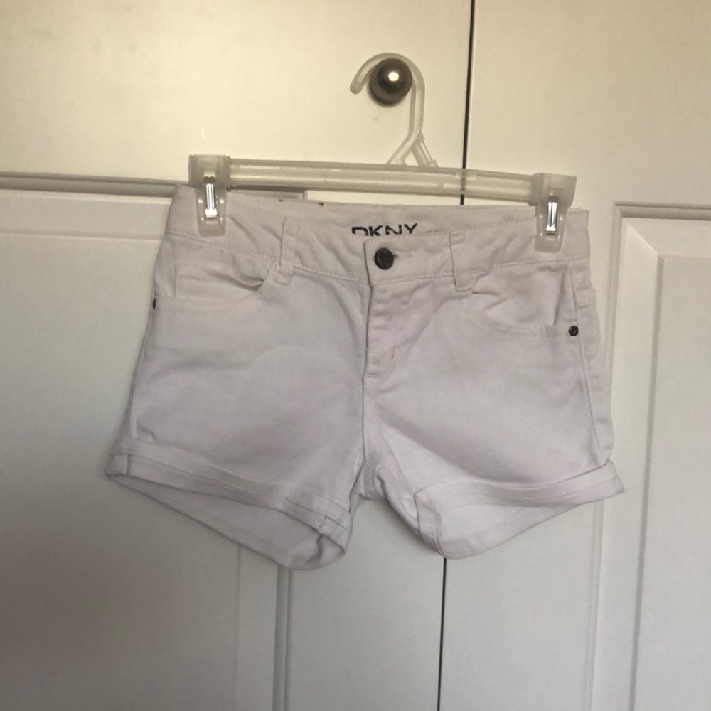 DKNY KIDS WHITE SHORTS
